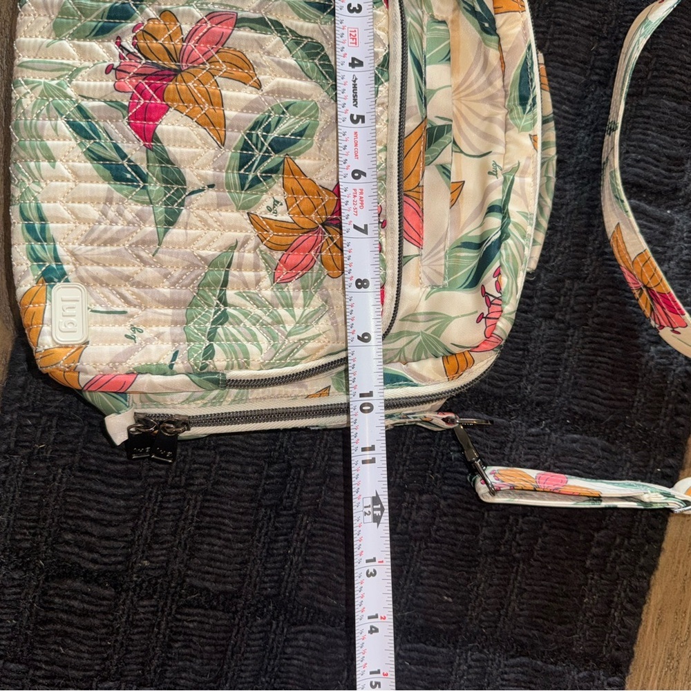 Lug Ranger Floral Print Tropical Multi-Pocket Travel Crossbody Purse Lily Sand - Picture 3 of 9